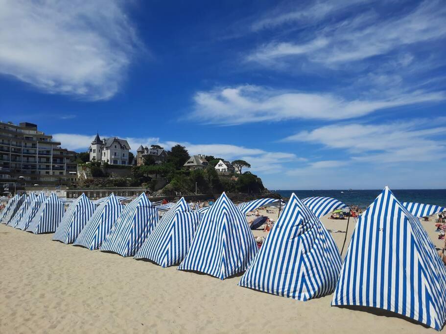 Le Jacaranda-A 2 Min De La Plage, Hyper Centre De Dinard, Vue Mer De La Fenetre Extérieur photo