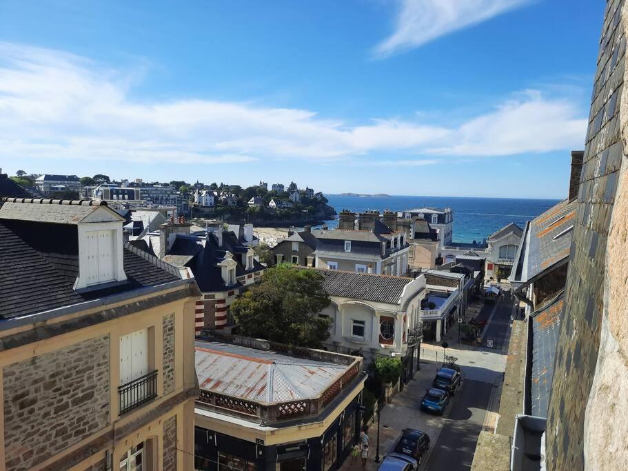 Le Jacaranda-A 2 Min De La Plage, Hyper Centre De Dinard, Vue Mer De La Fenetre Extérieur photo